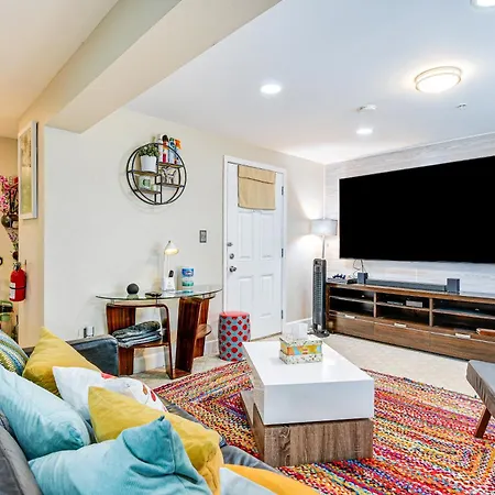 Pet-Friendly Silver Spring Condo With Yard!
